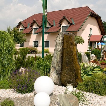 Restaurant Gaestehaus Seiger Sankt Lorenzen bei Knittelfeld ภายนอก รูปภาพ